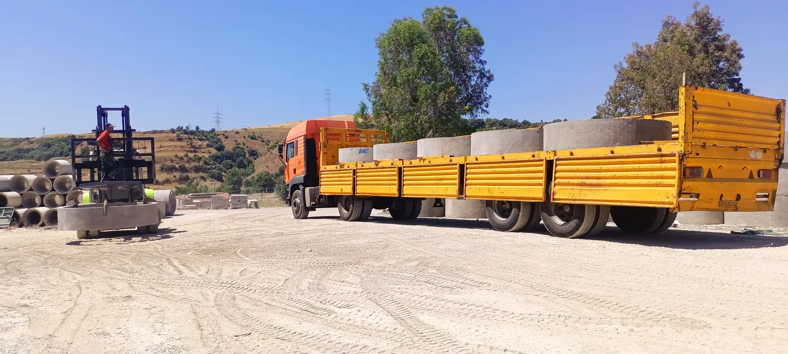 Chargement d'un camion au chariot élévateur